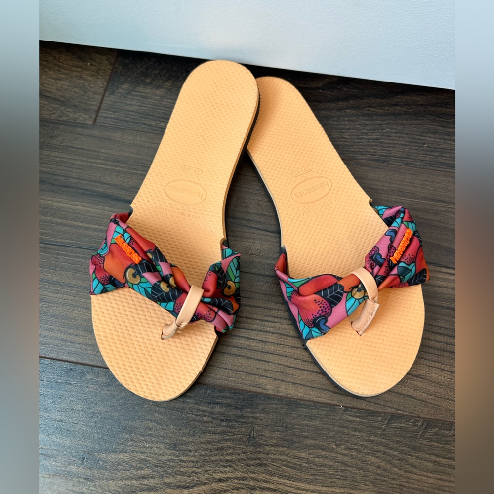Havaianas St. Tropez Sandals Peach (Size 9/10)